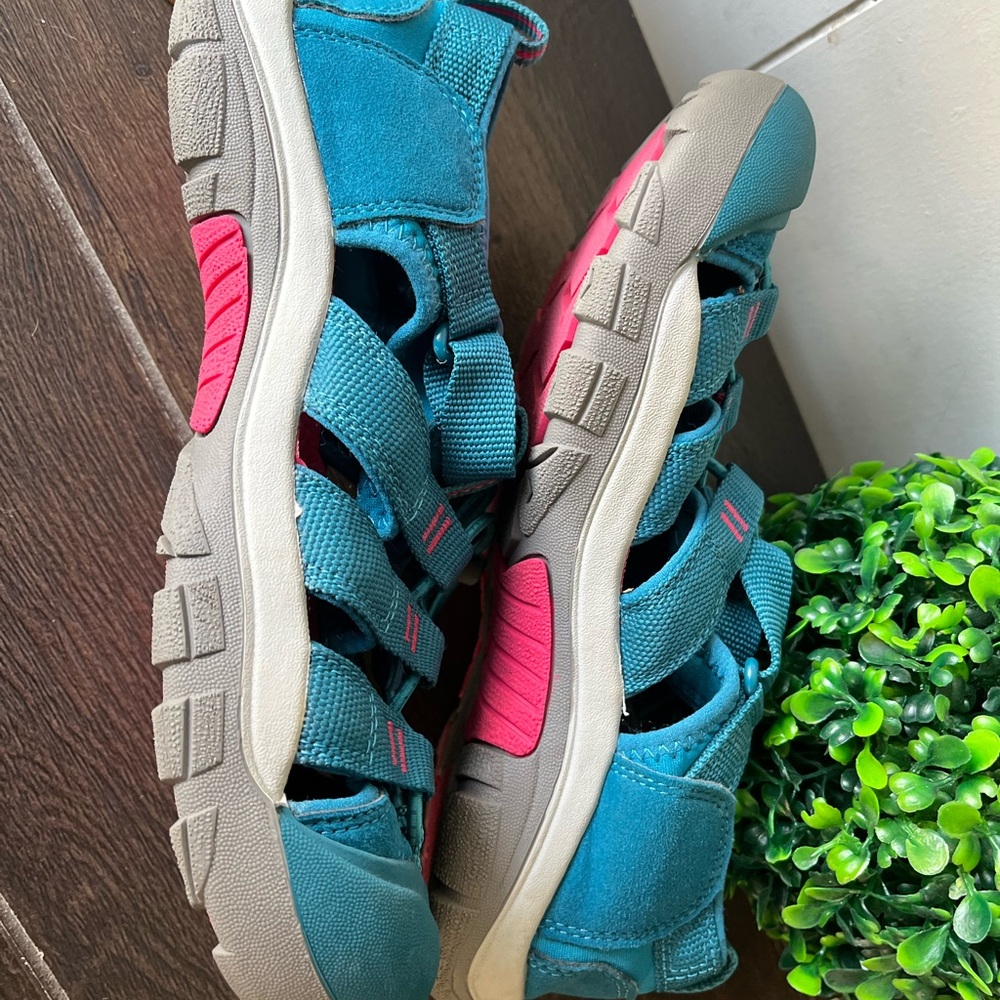 KEEN Newport H2 Closed Toe Water Shoe Size 5 Pink Dark Teal - Picture 8 of 13